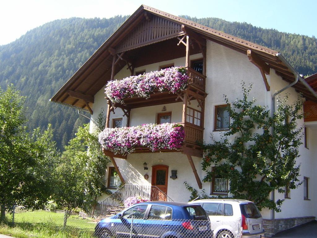 Haus Ruetzbach Apartment Neustift im Stubaital Exterior photo